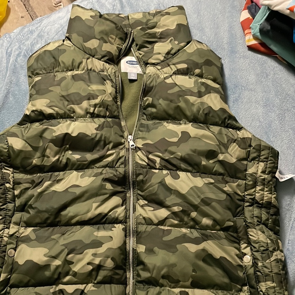 Old Navy puffer Camo vest